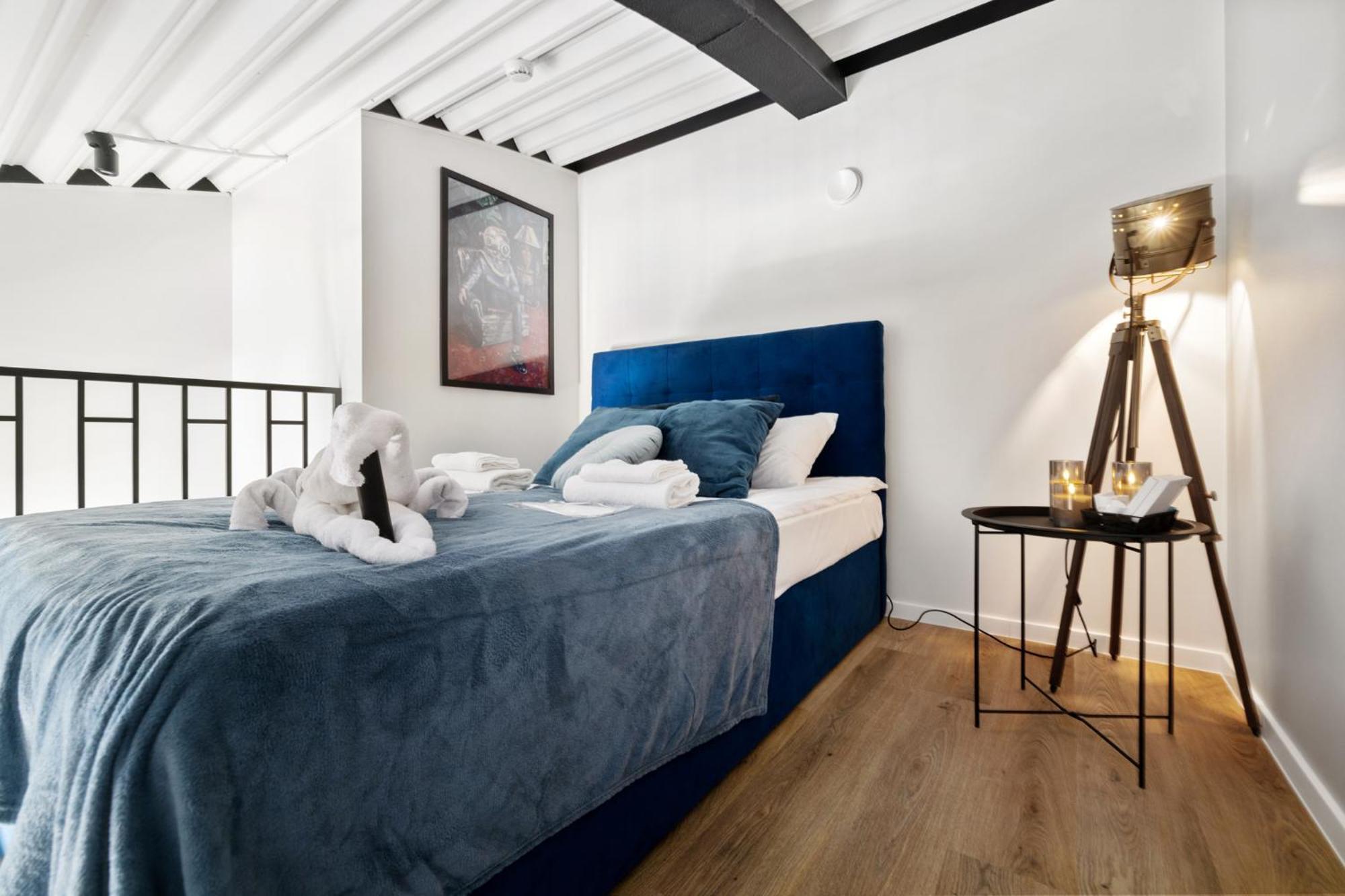 Bright Lofts Near Center Harbour